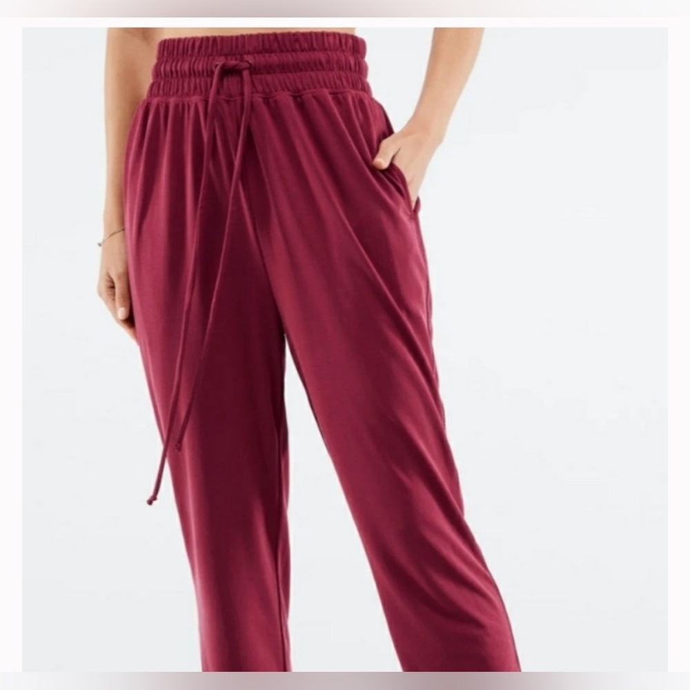 NWT Fabletics Berry Red Blaine Harem Pant Joggers Sz L